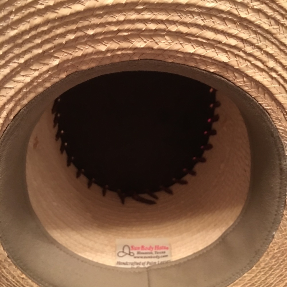 Handcrafted Top Hat with Indian Band and Feathers - Picture 4 of 4